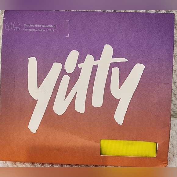 Yitty by Fabletics. Unstoppable Yellow. NWT. Size XS/S - Picture 1 of 4